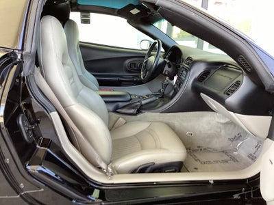 2004 Chevrolet Corvette Base