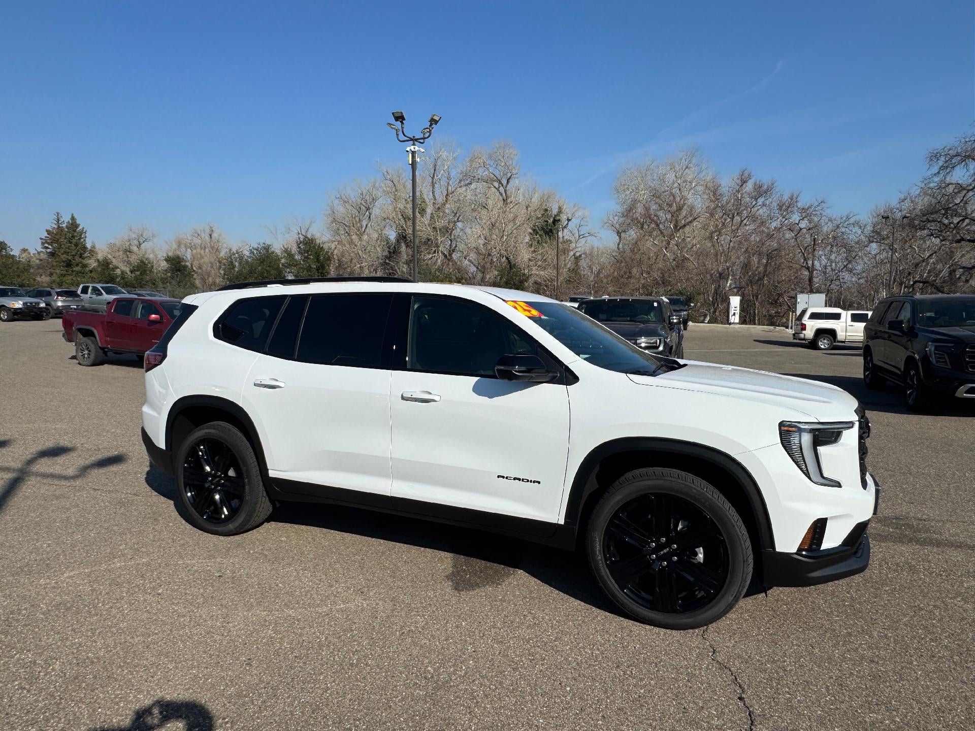 2025 GMC Acadia Elevation