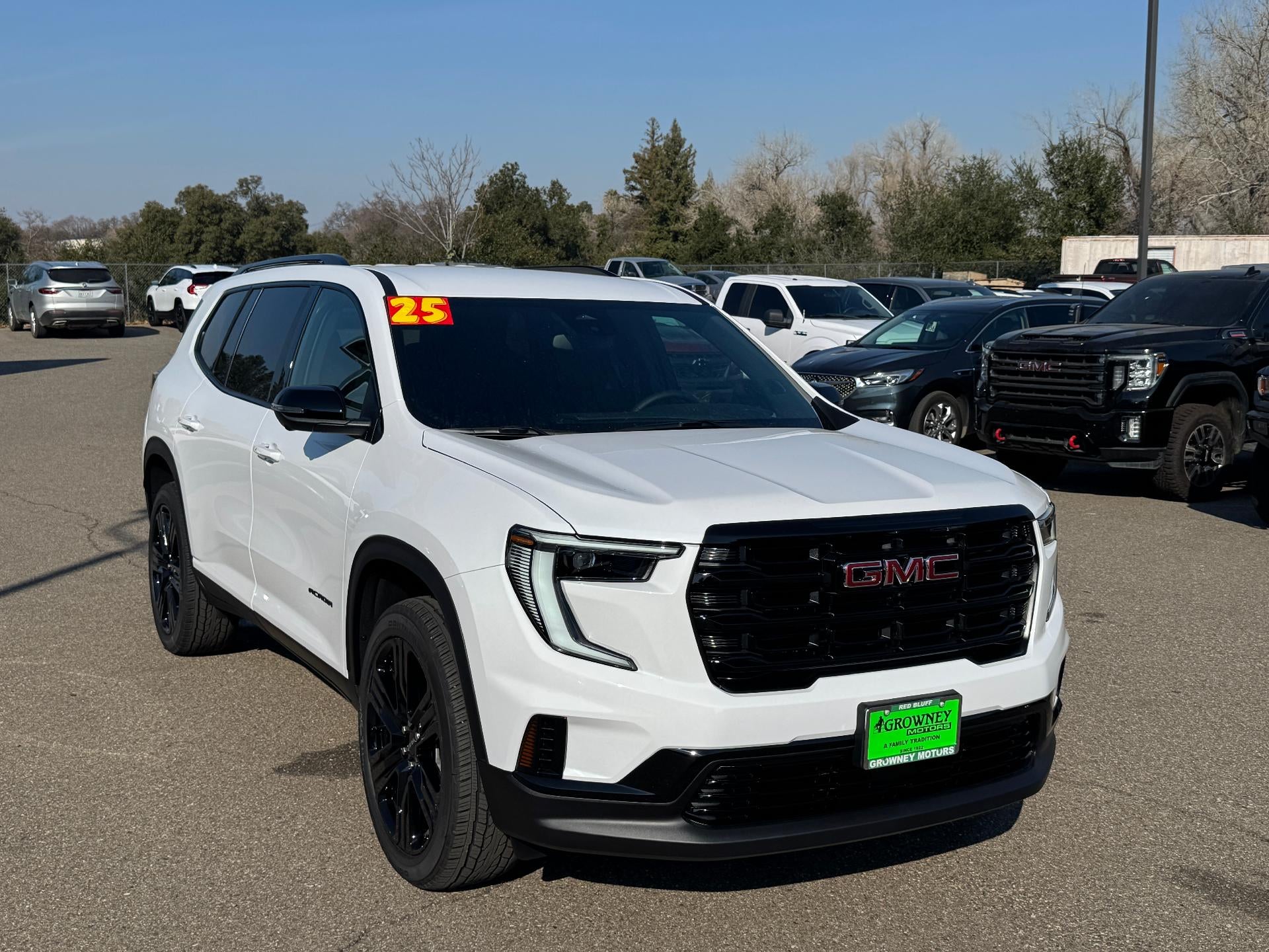 2025 GMC Acadia Elevation