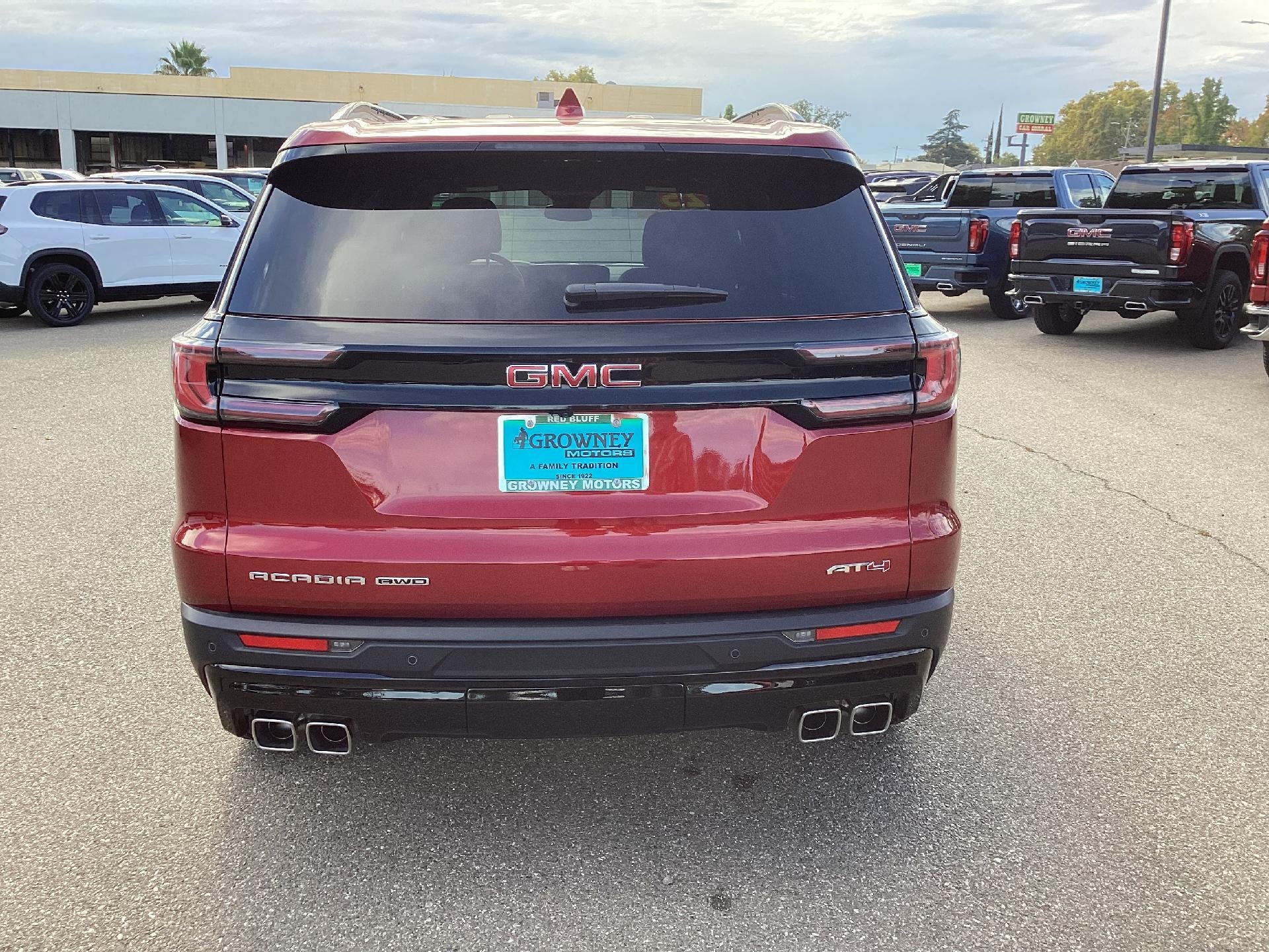 2025 GMC Acadia AT4
