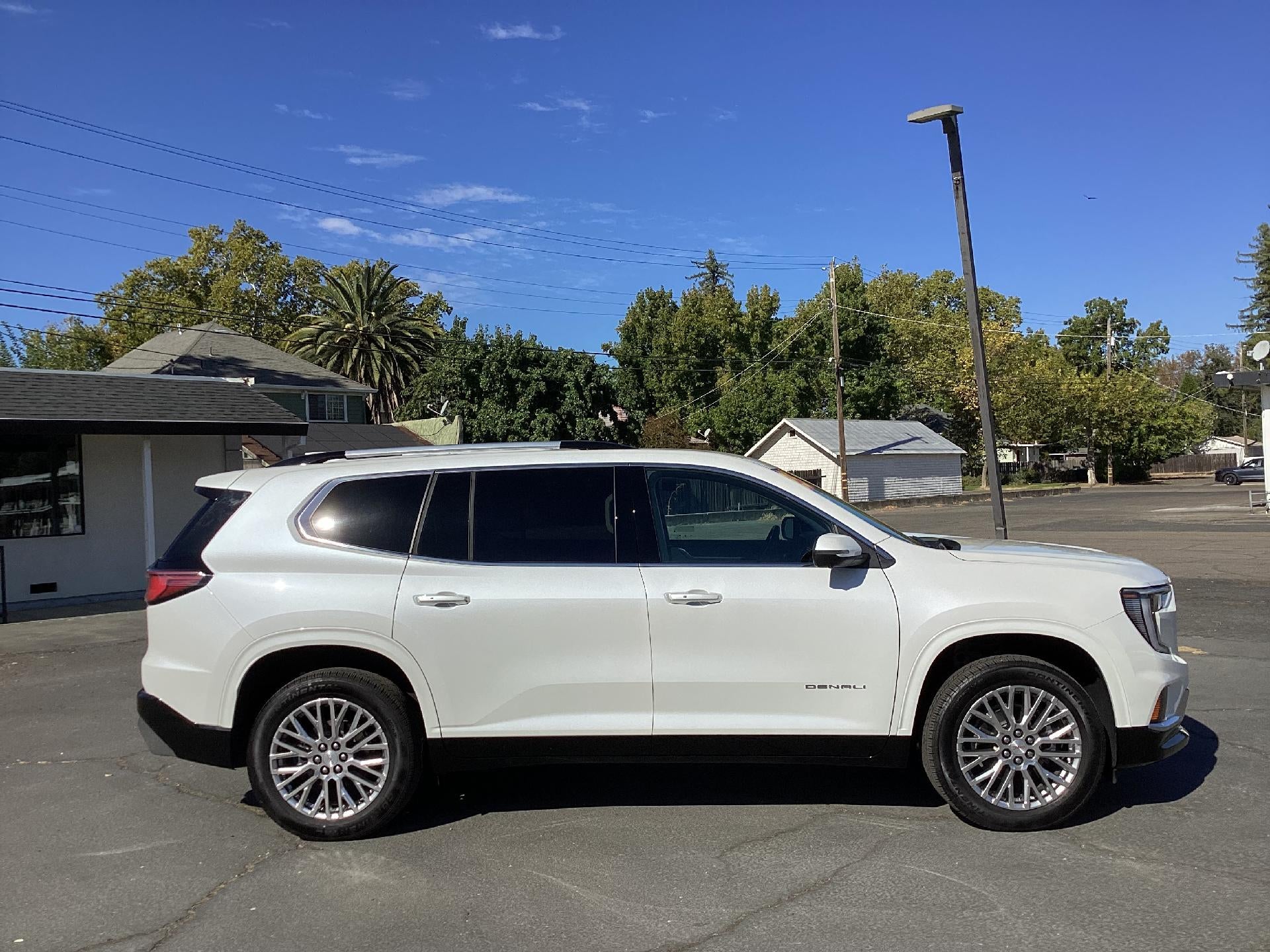 2025 GMC Acadia Denali