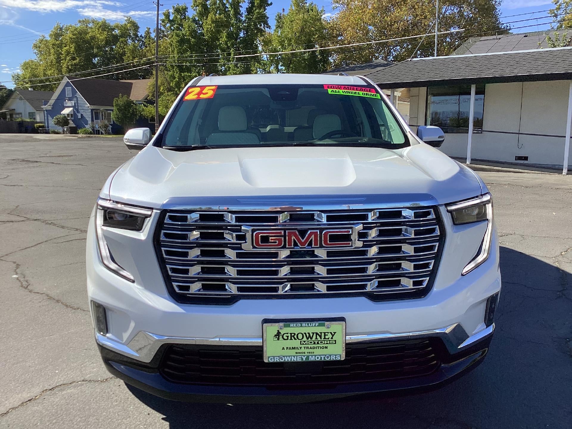 2025 GMC Acadia Denali