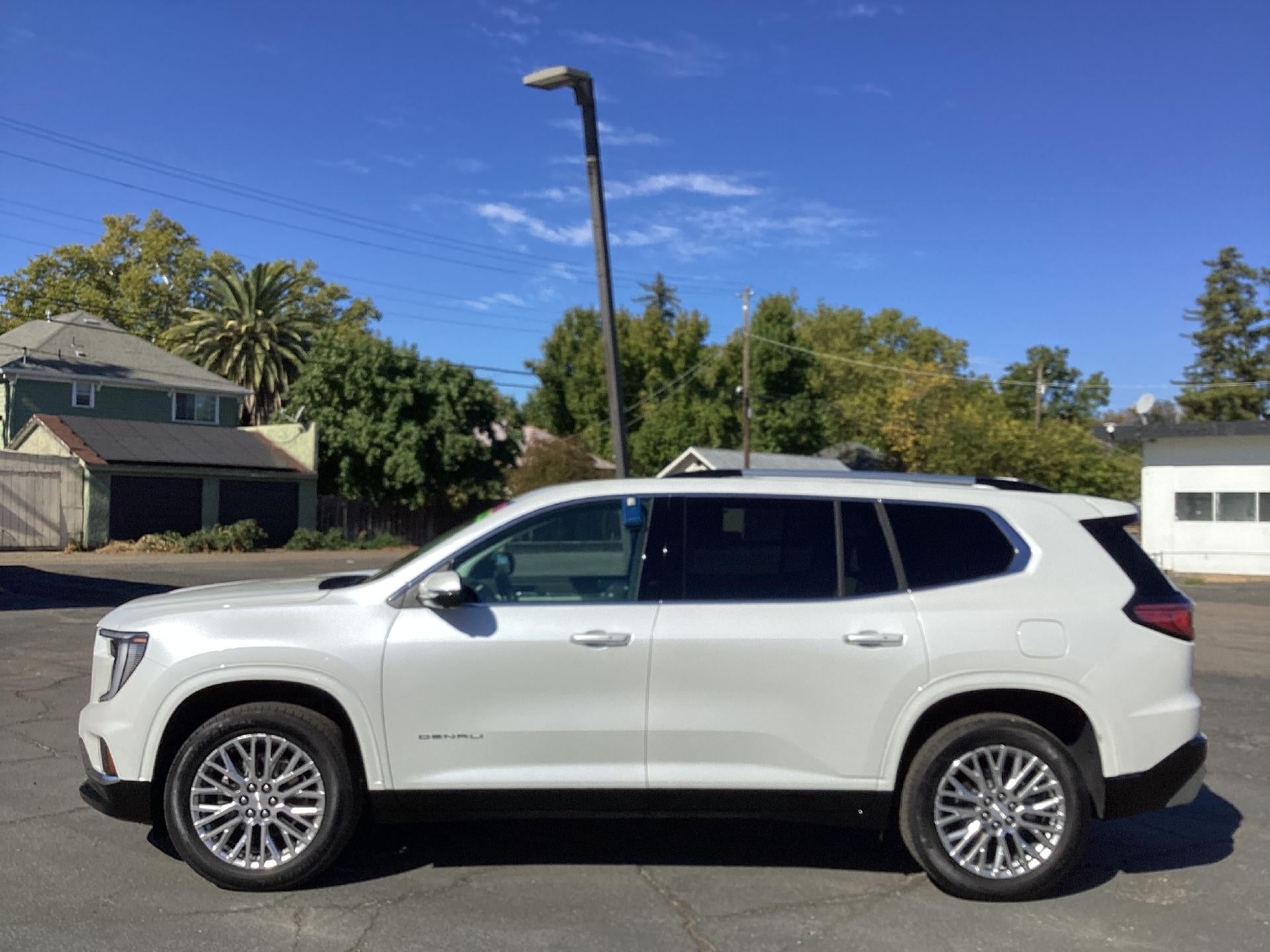 2025 GMC Acadia Denali