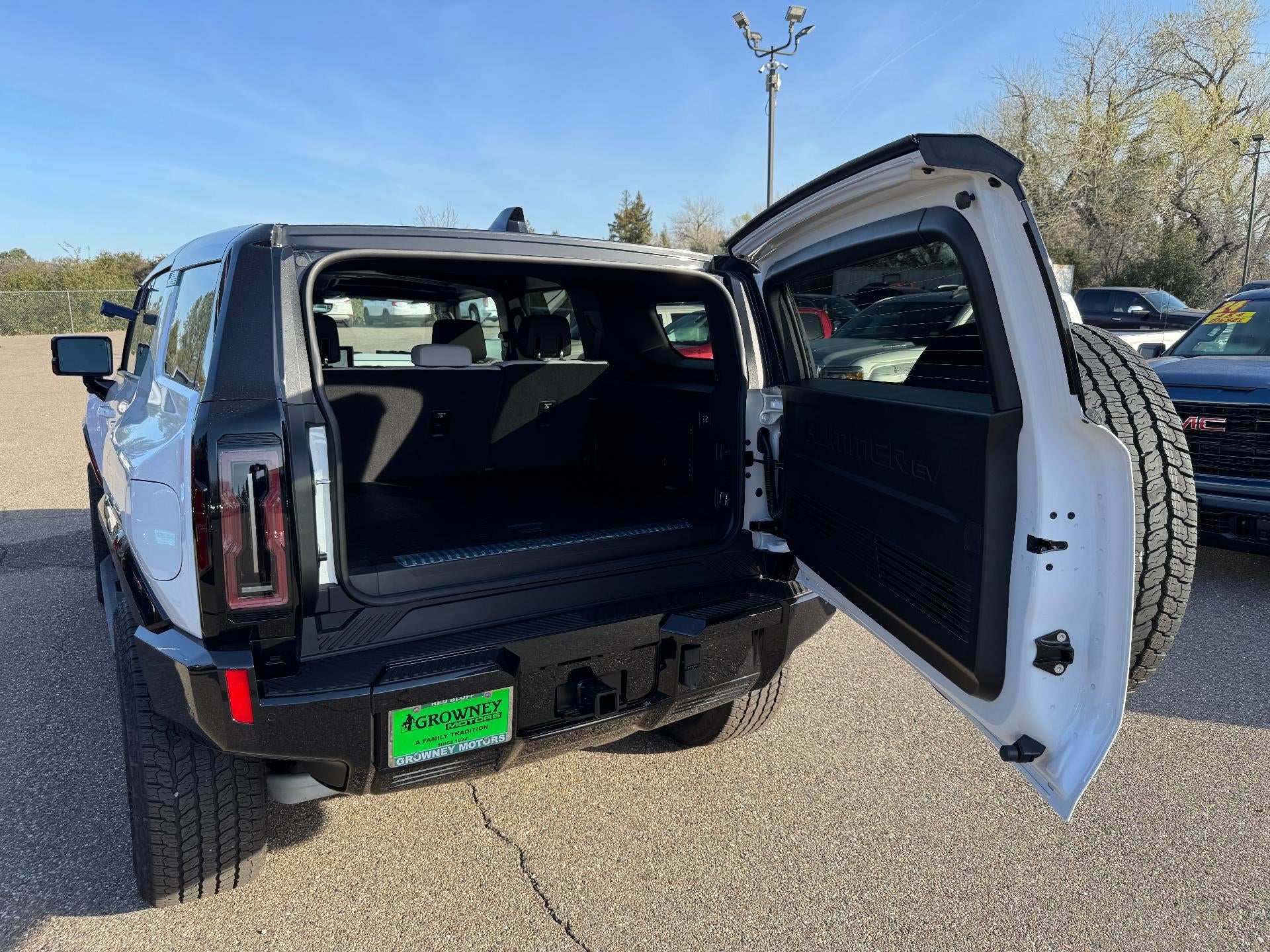 2025 GMC HUMMER EV SUV 2X