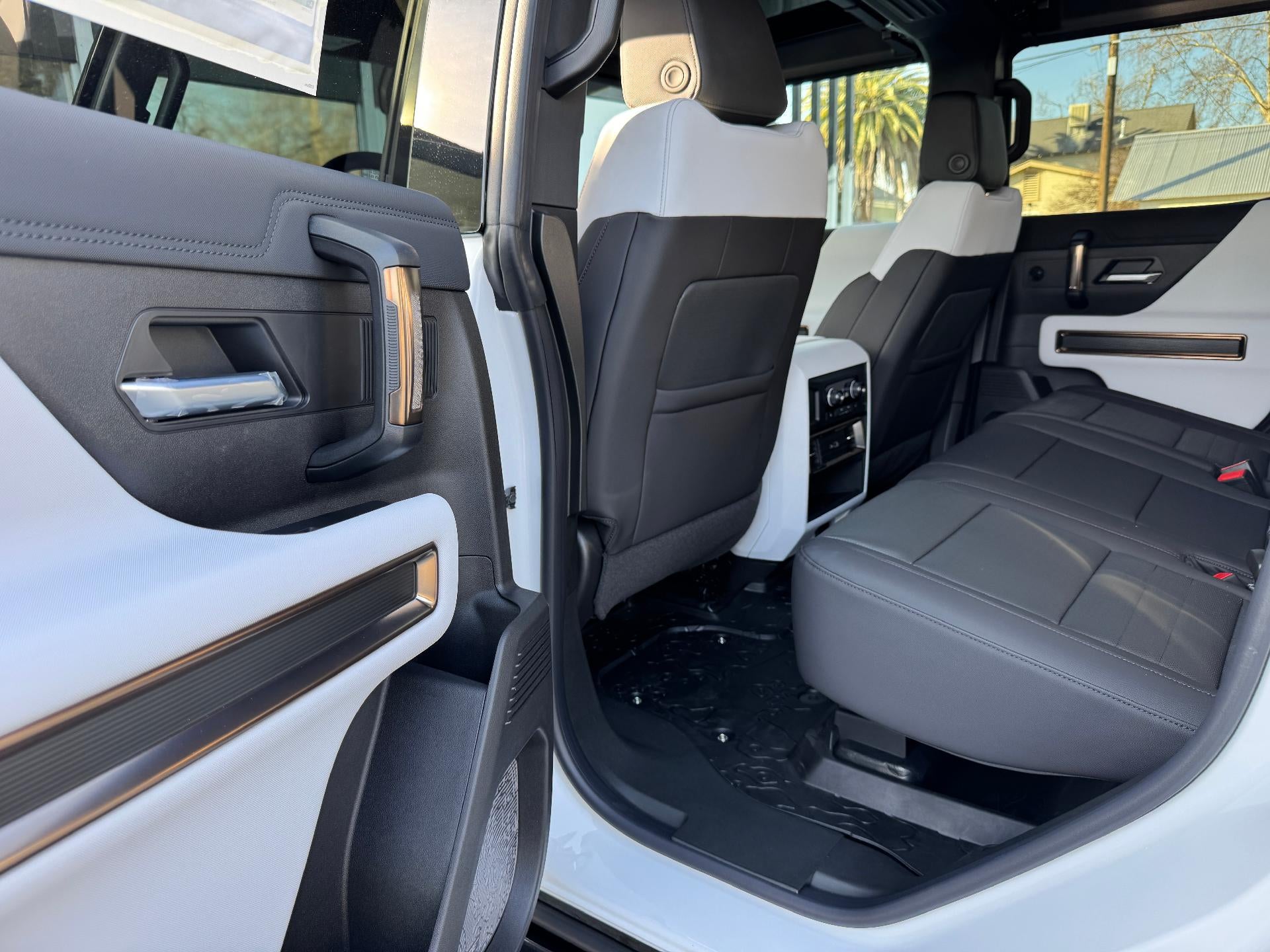 2025 GMC HUMMER EV SUV 2X