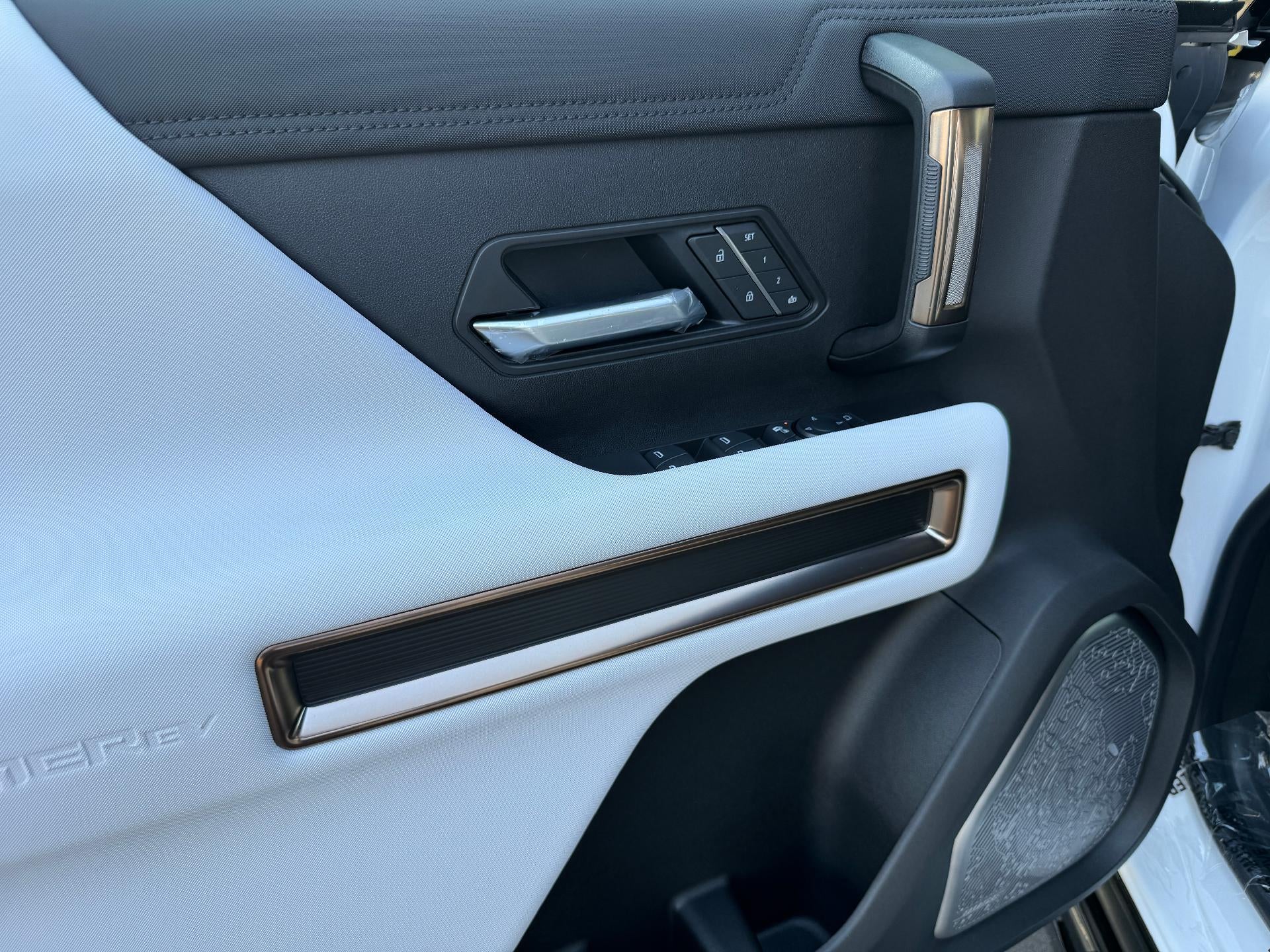 2025 GMC HUMMER EV SUV 2X