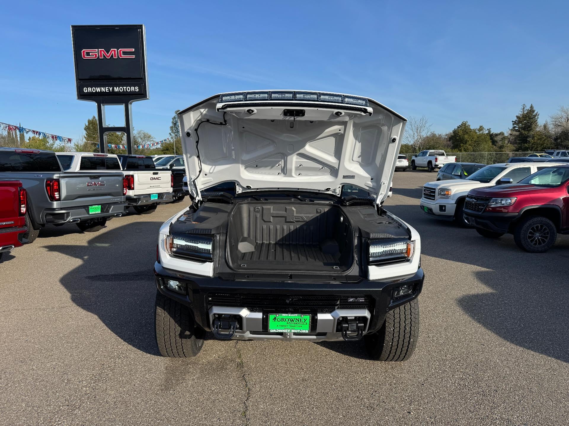 2025 GMC HUMMER EV SUV 2X