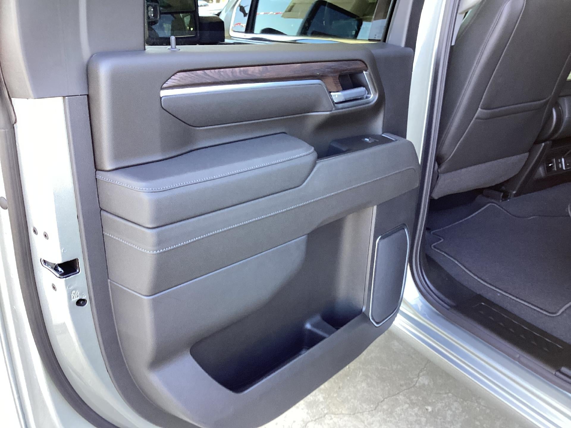 2026 GMC Sierra 2500HD SLT - Photo 11