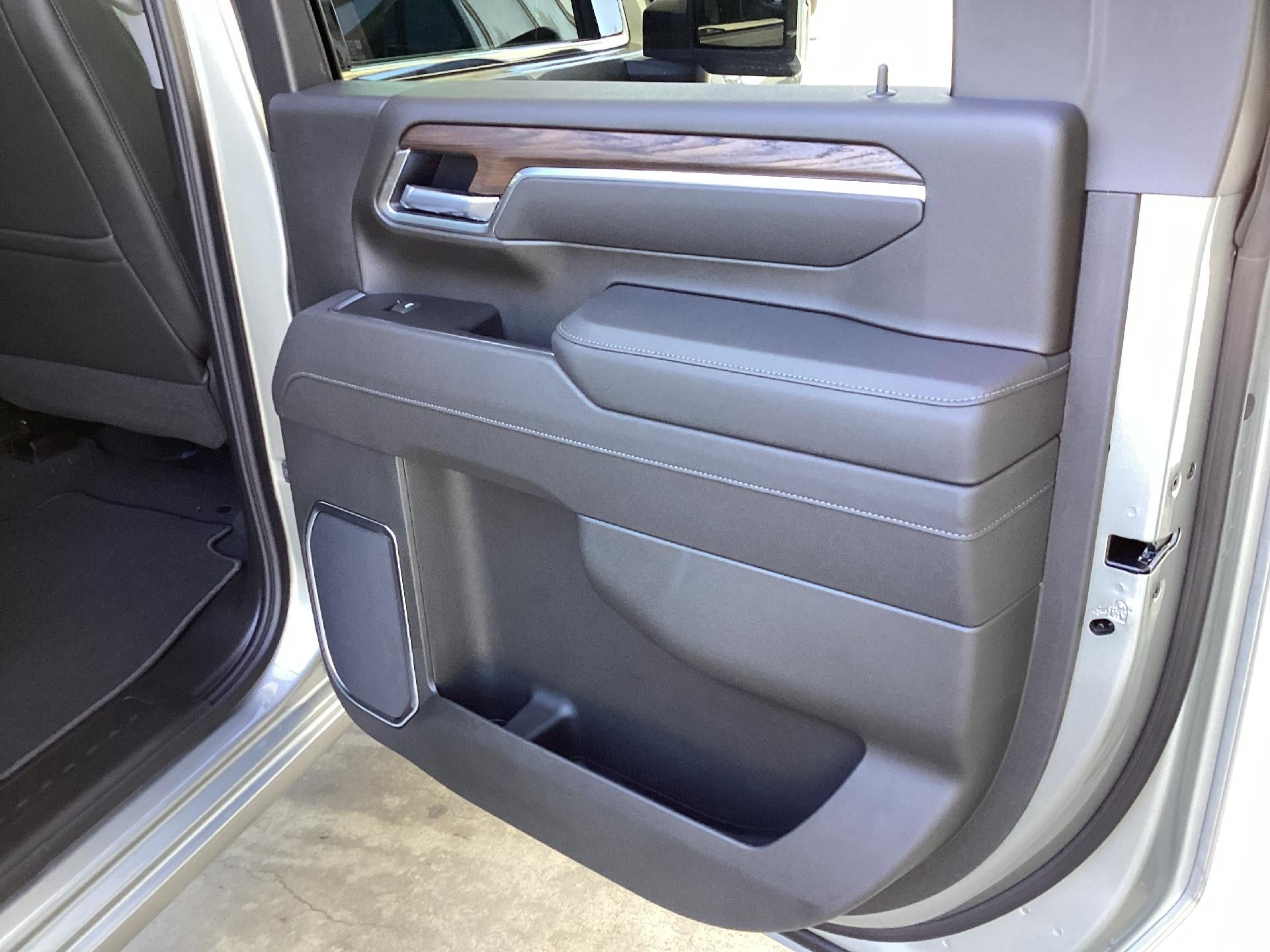 2026 GMC Sierra 2500HD SLT - Photo 15