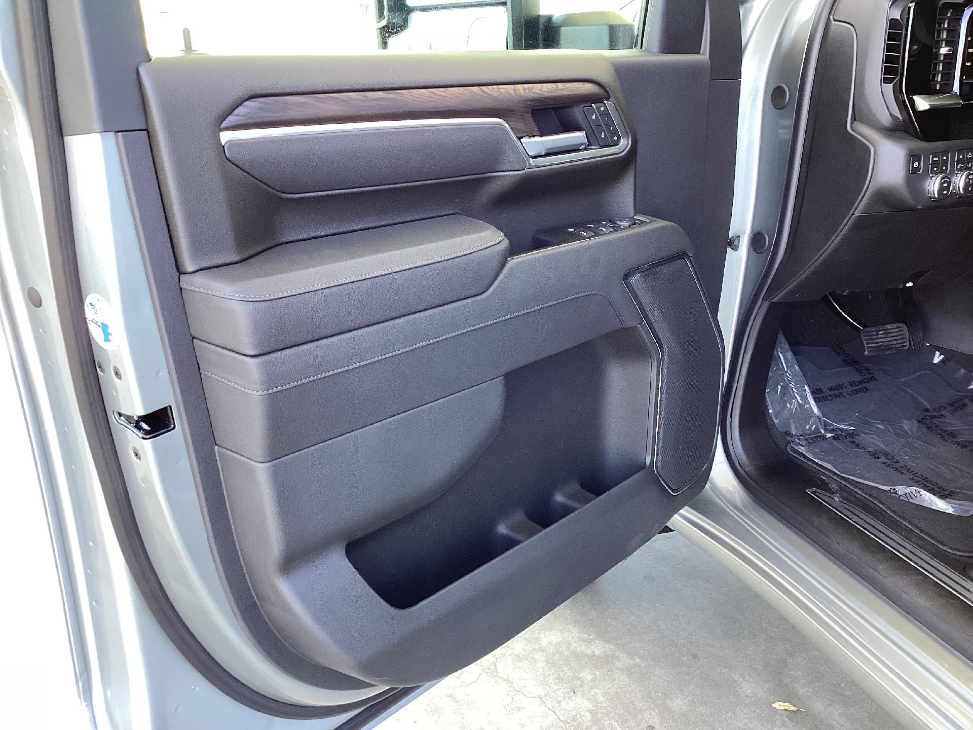 2026 GMC Sierra 2500HD SLT - Photo 9