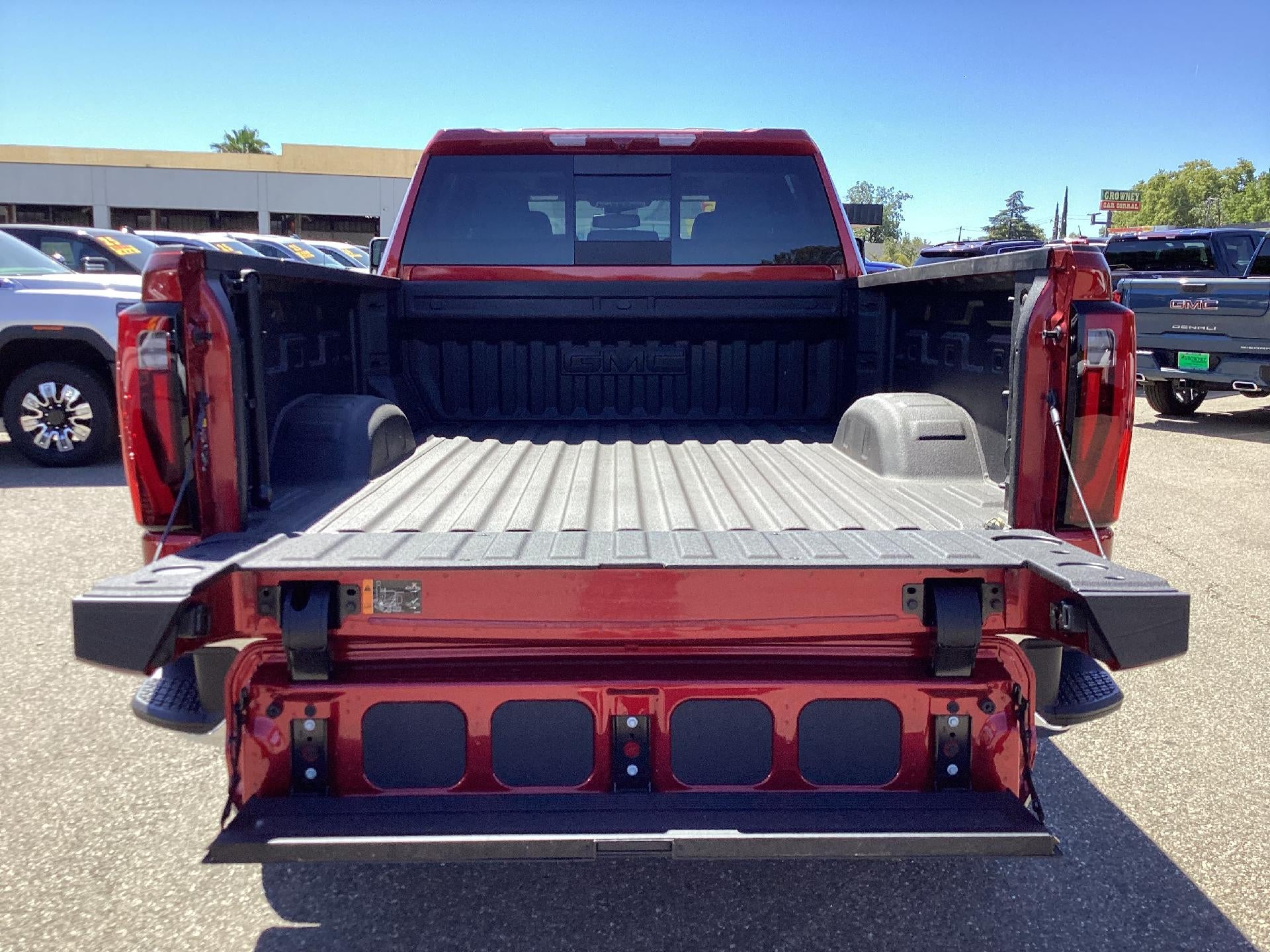 2025 GMC Sierra 2500 HD SLT