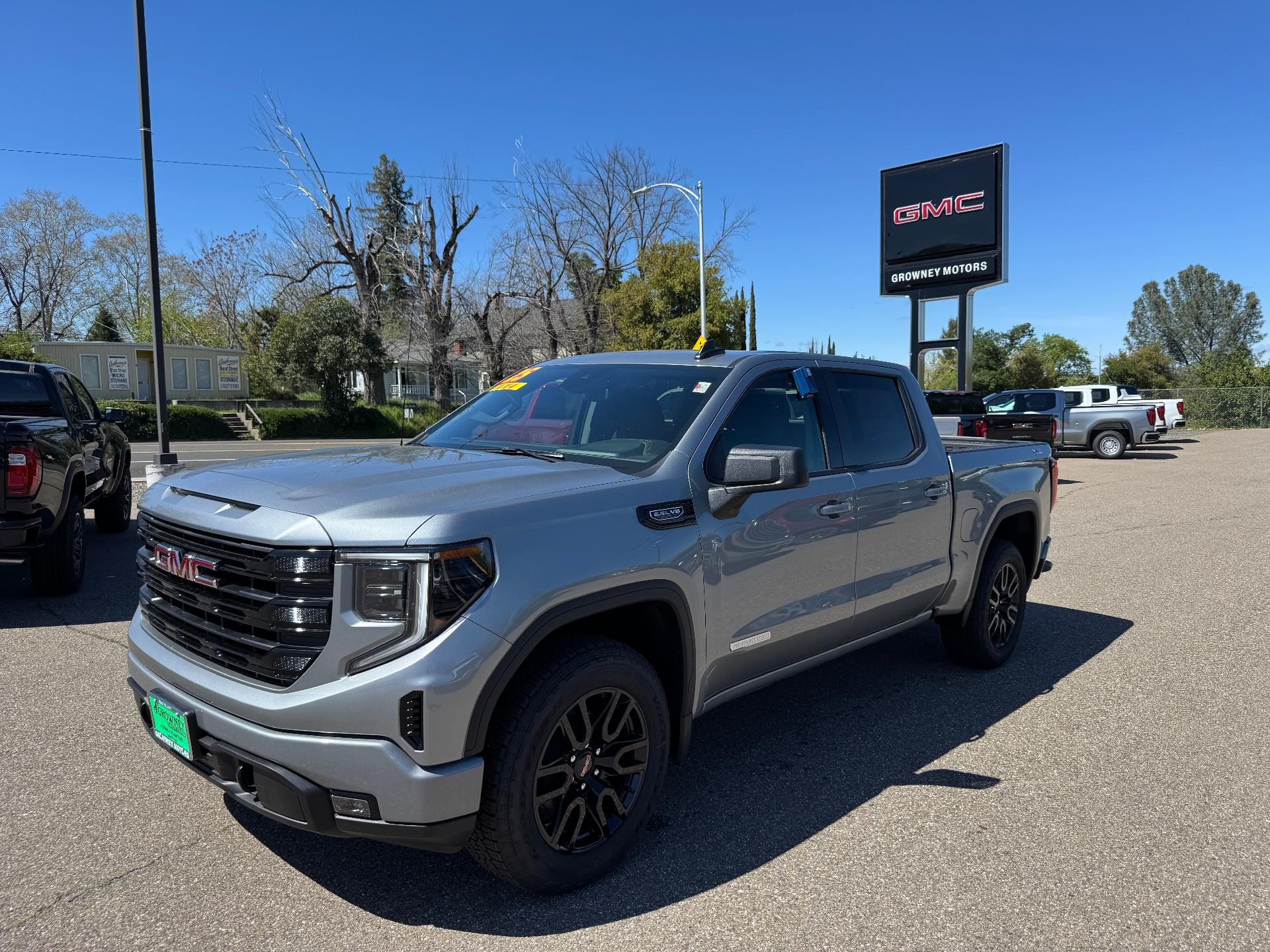 2025 GMC Sierra 1500 Elevation