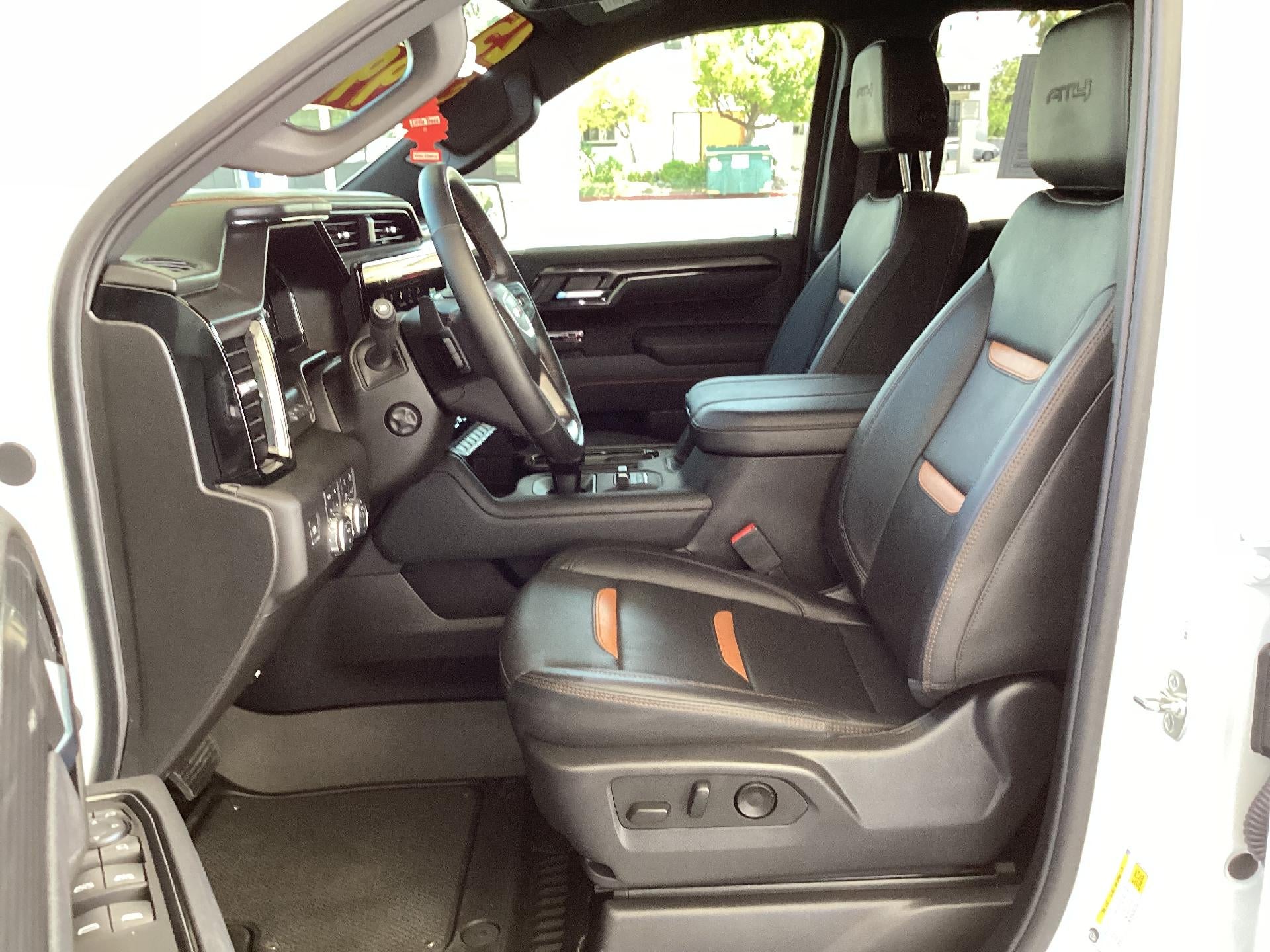 2025 GMC Sierra 1500 AT4