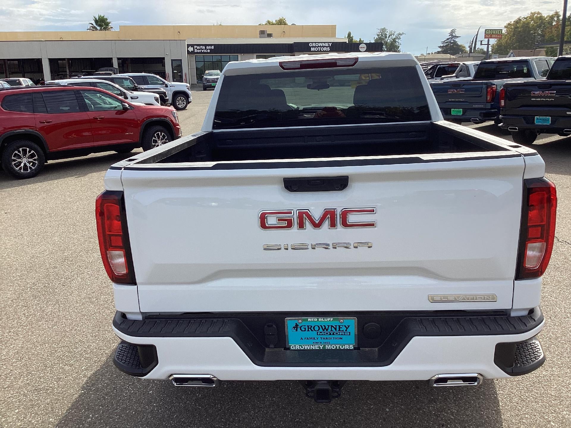 2025 GMC Sierra 1500 Elevation