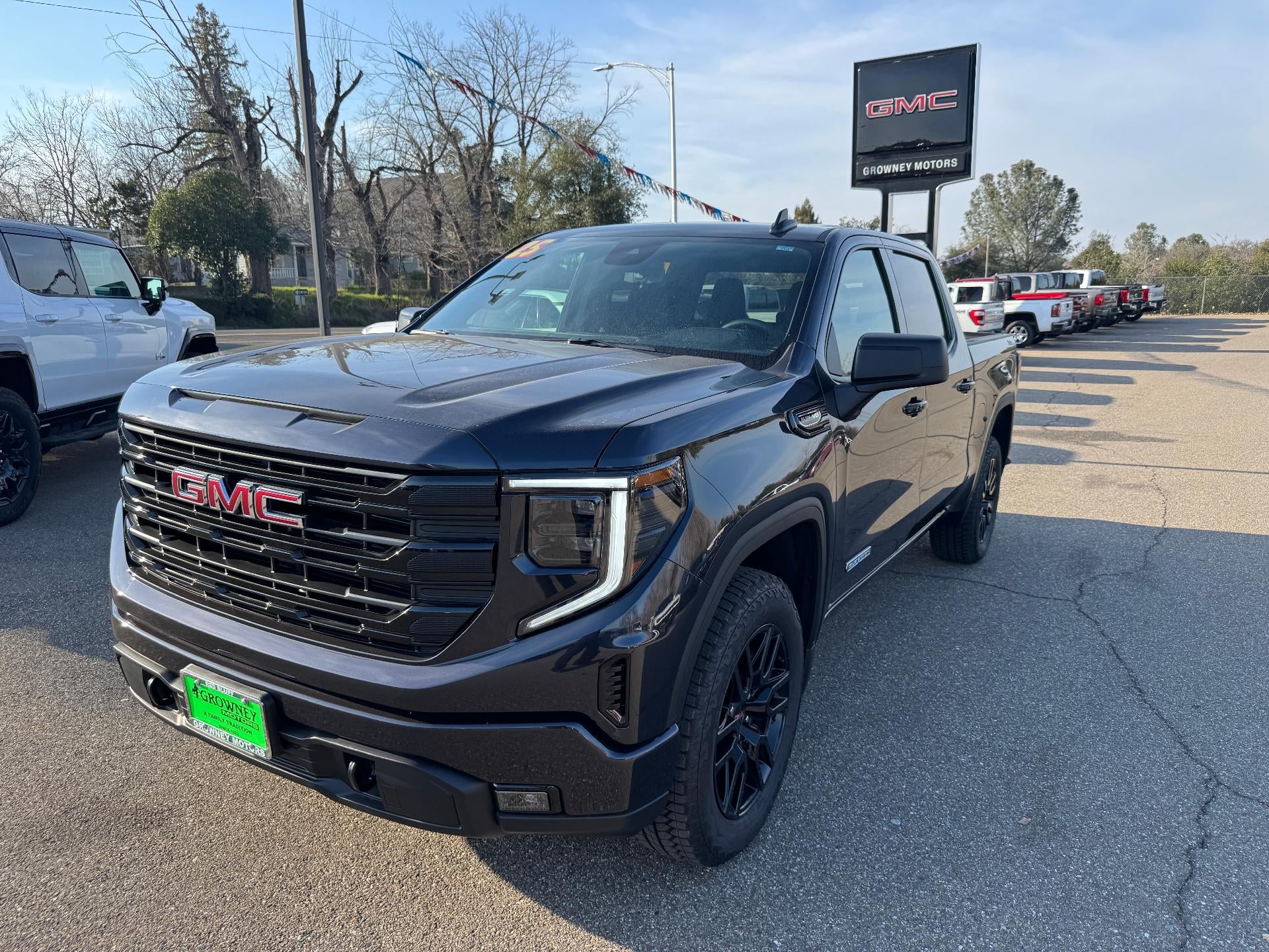 2025 GMC Sierra 1500 Elevation