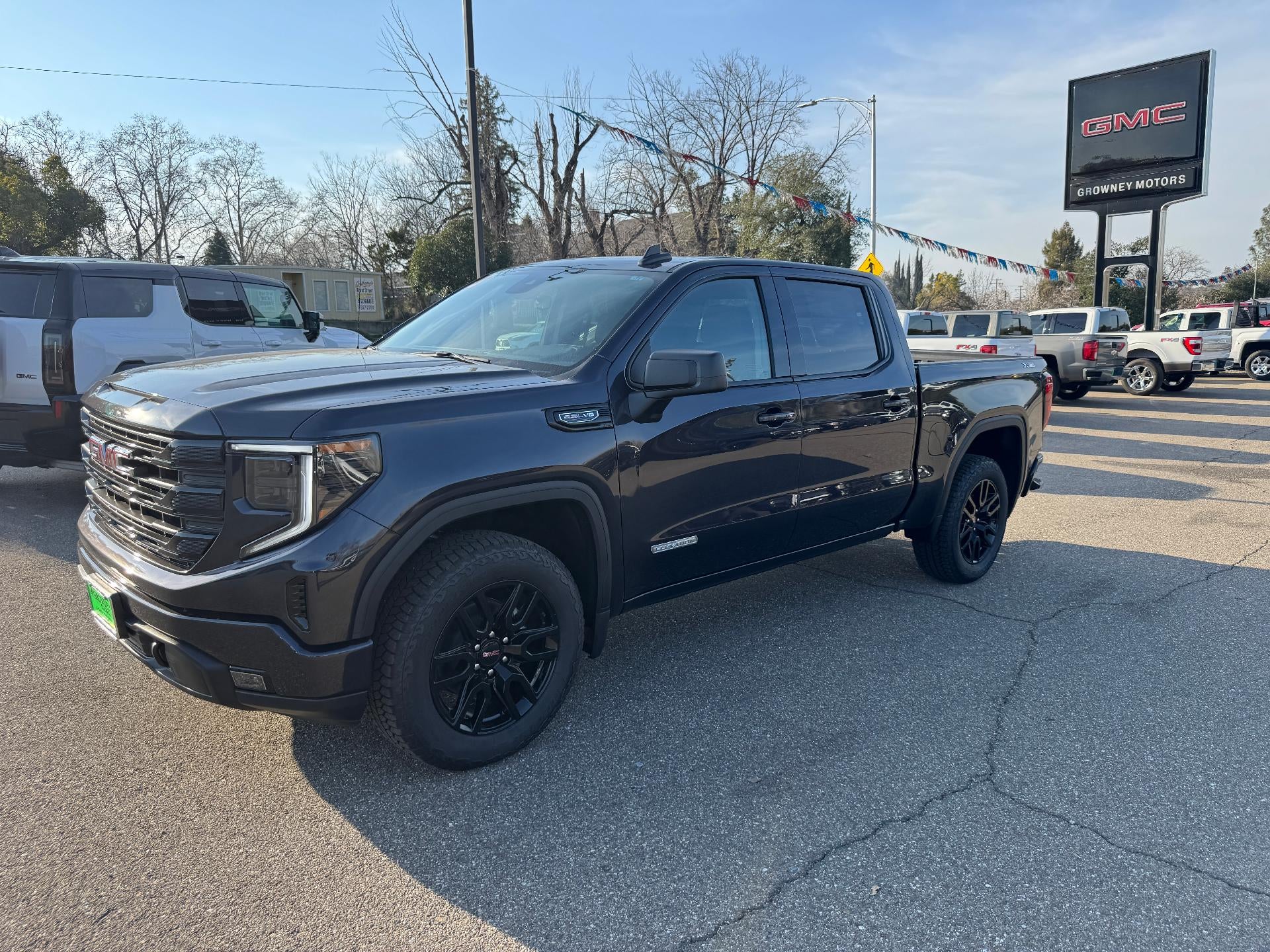 2025 GMC Sierra 1500 Elevation