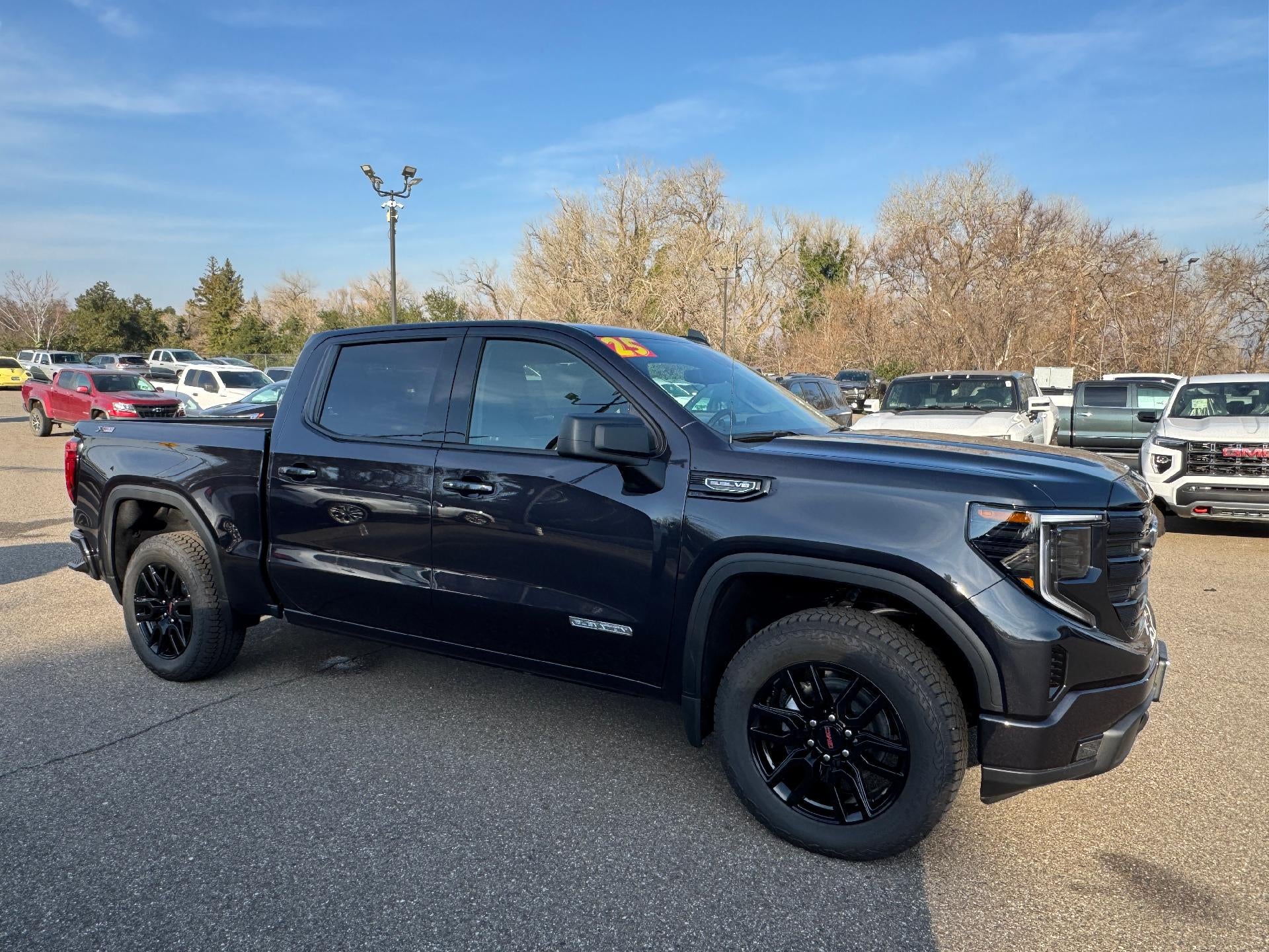 2025 GMC Sierra 1500 Elevation
