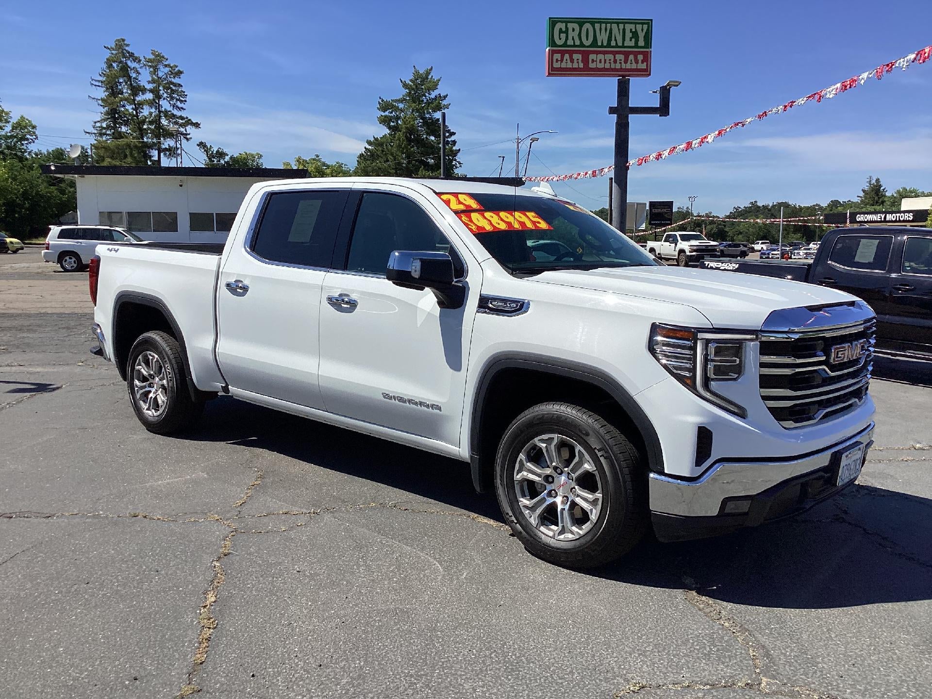 2024 GMC Sierra 4WD Crew Cab Short Box SLT's photo