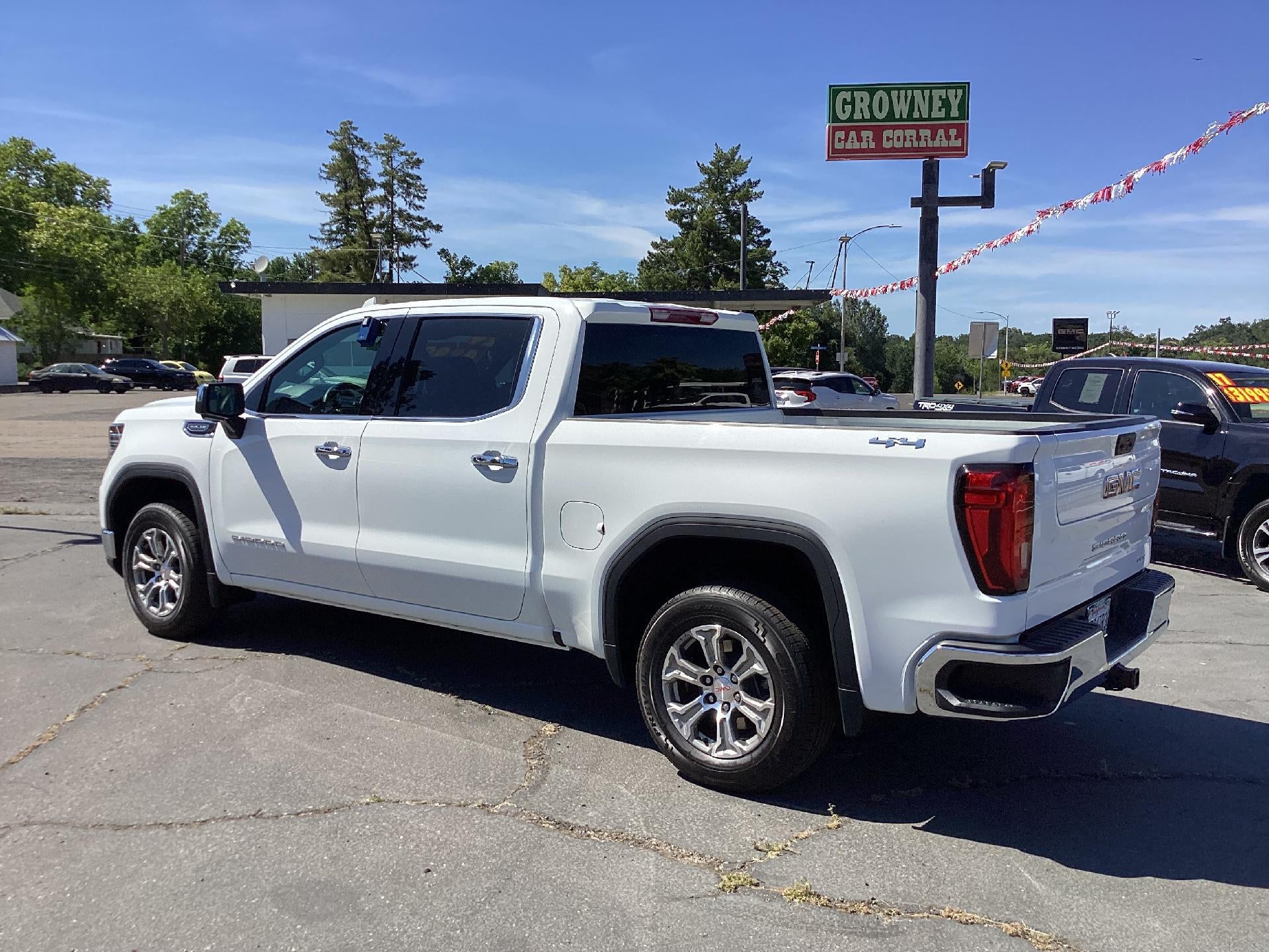 2024 GMC Sierra 1500 SLT